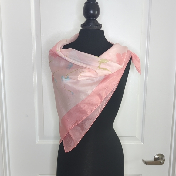 Elegant Pink Floral Scarf with Luxurious Rolled Hem - Picture 5 of 9
